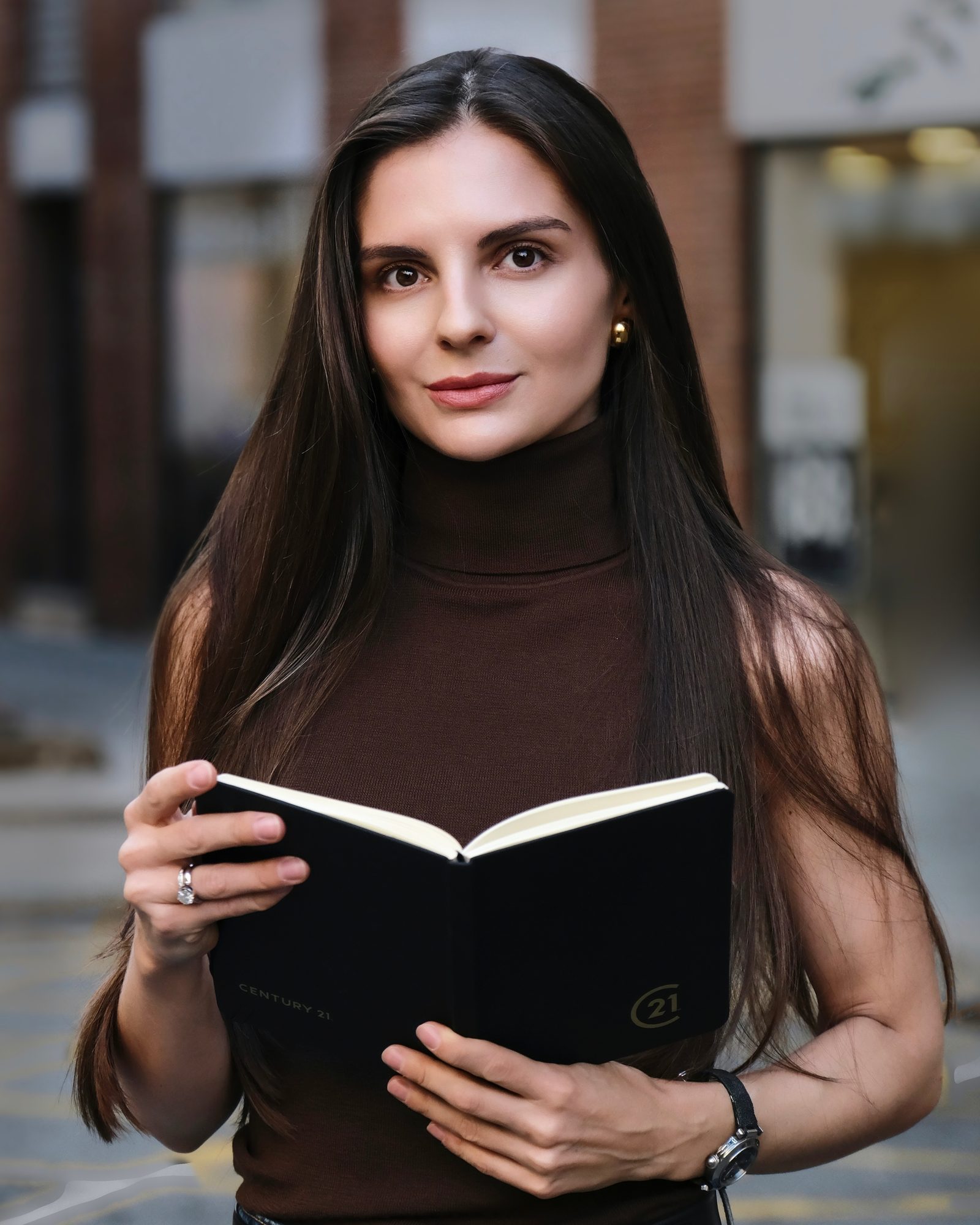Yanina Struneuskaya — agente inmobiliaria en Barcelona, Century 21