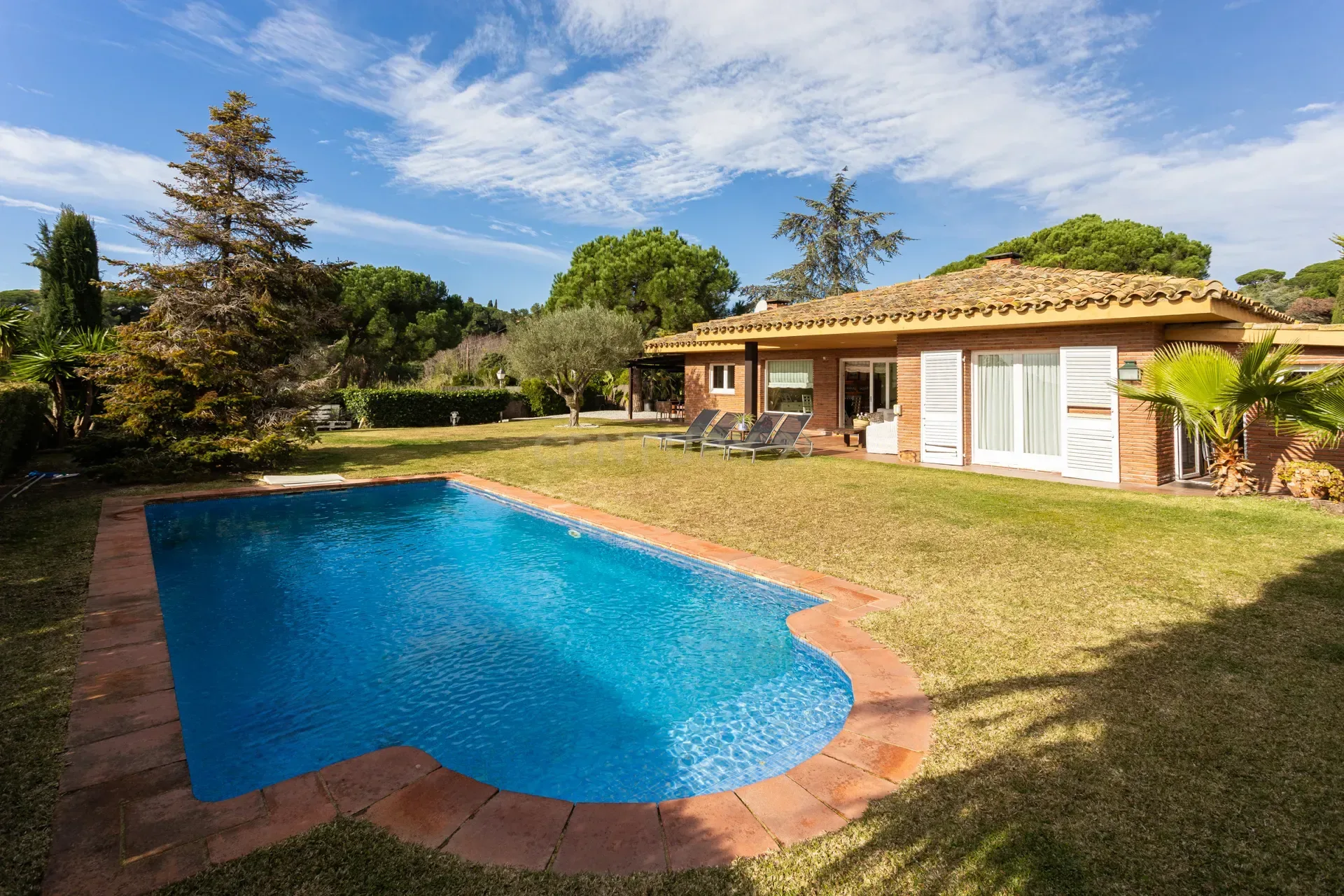 Luxury House / Villa for Sale in Barcelona — 229 m², 4 beds