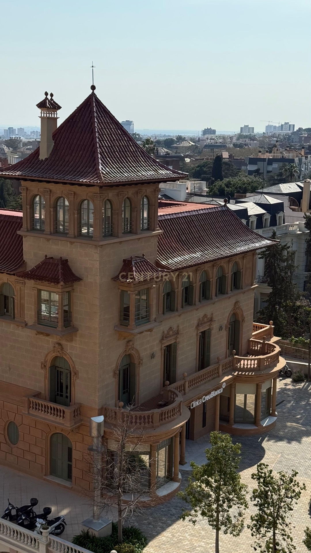 Exclusiva vivienda con 3 terrazas y parking en Zona Alta