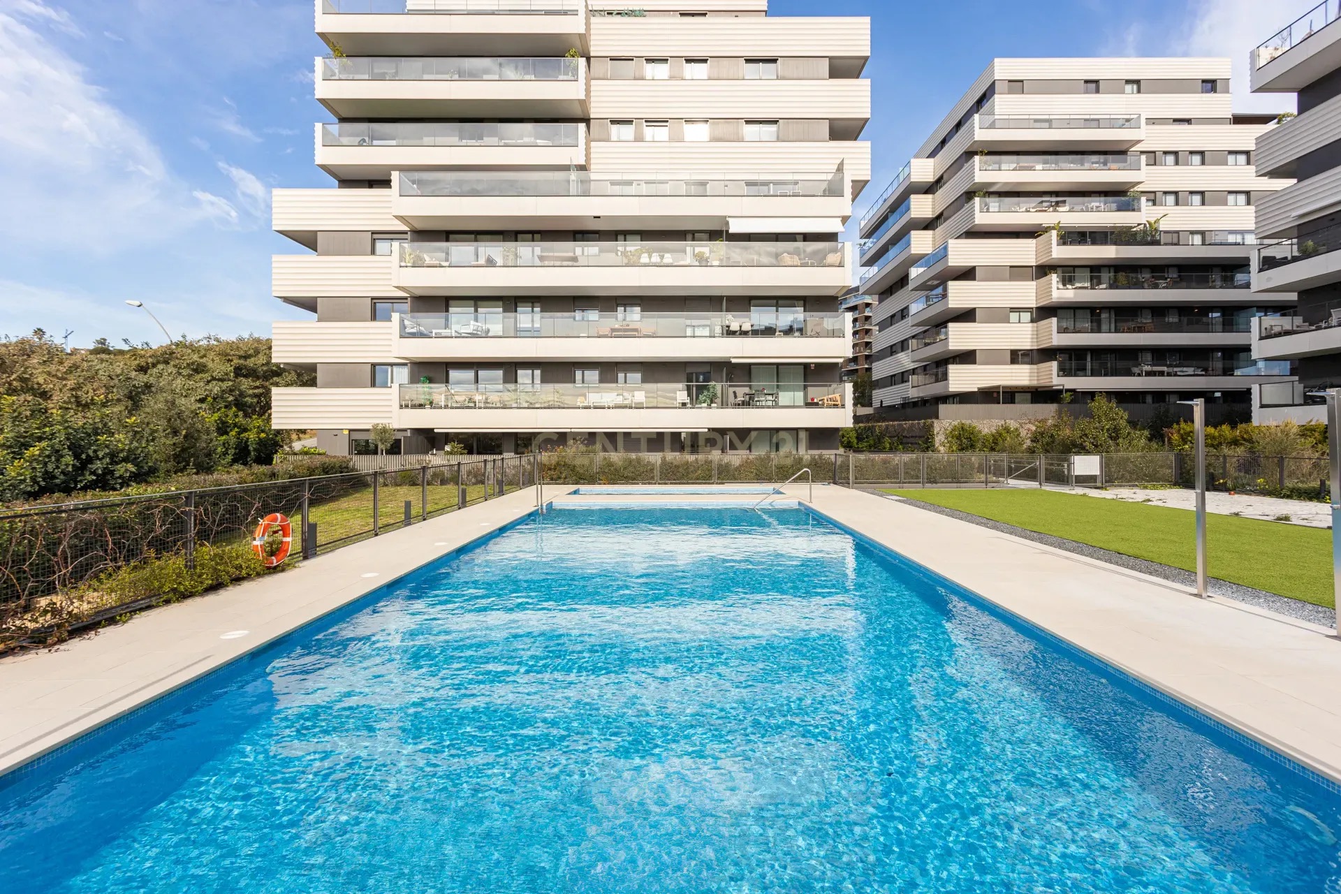 Diseño, luz y bienestar — Obra nueva con gran terraza