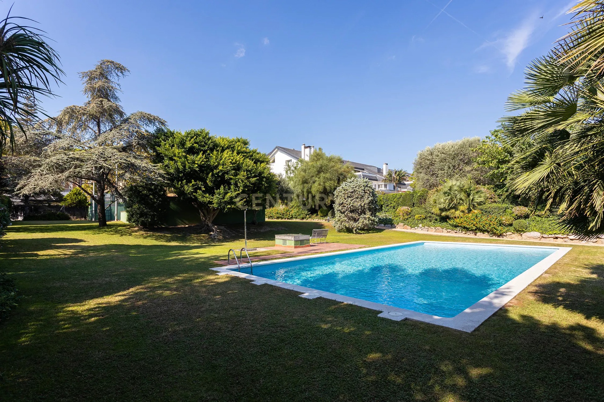 Exclusivo chalet con piscina y pádel en Pedralbes